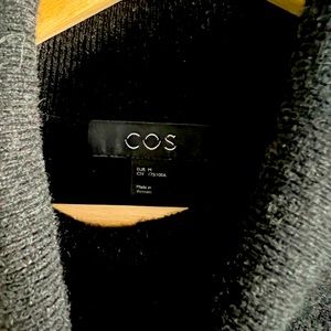 Men’s COS Medium Black Turtleneck